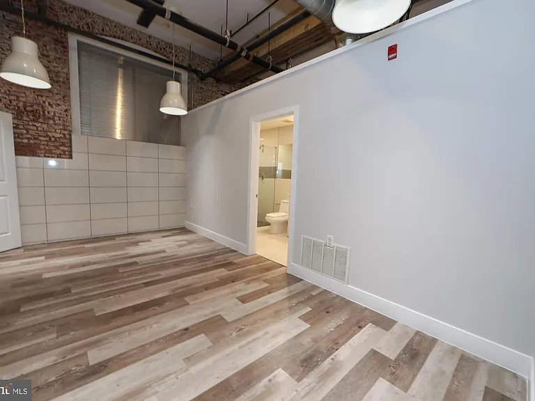 1822 E Glenwood Ave #101 — Photo 11