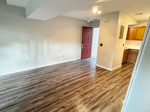 3rd image of 1938 White Hollow Dr