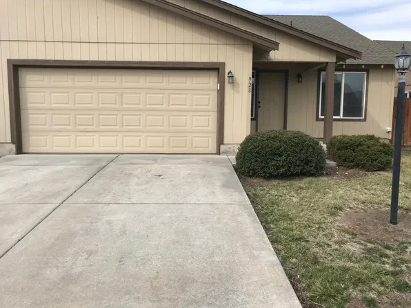 928 SE Kierra Pl, Madras, OR 97741