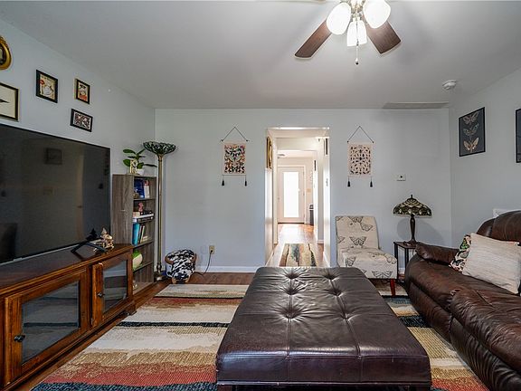 4th image of 1010 Stoneybrook Trl