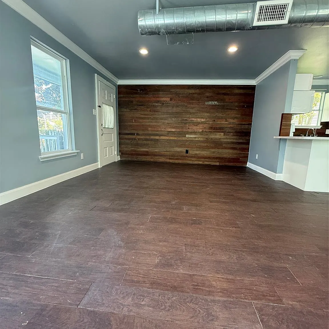 Studio, 1.0 bath, 2086 sqft, $1,200 — Photo 3