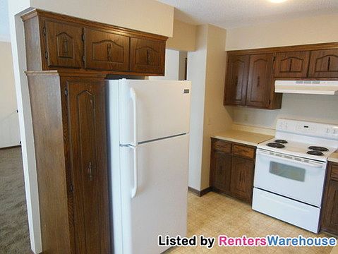 5th image of 1500 Meadowwood Dr N