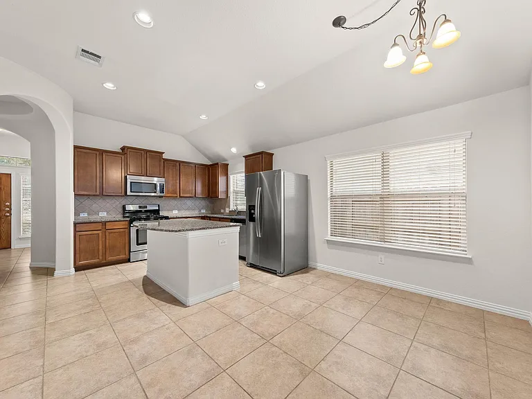 411 Tascate St — Photo 16