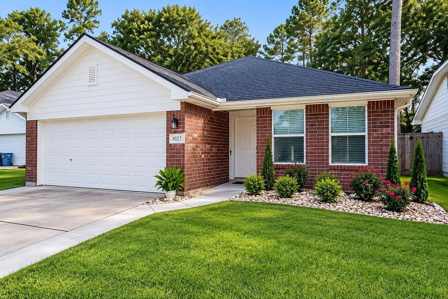 3 bed, 2.0 bath, 1420 sqft, $2,250 — Photo 3