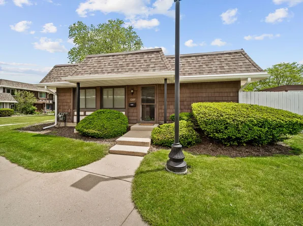 1289 Court D, Hanover Park, IL 60133