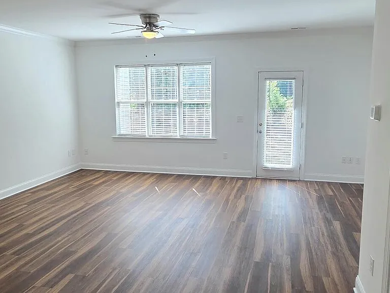 305 Savannah Ridge Rd — Photo 9