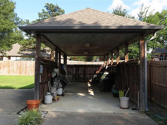 3rd image of 18283 Stillwood Ln
