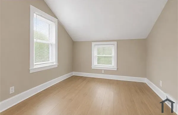 3 bed, 1000 sqft, $1,500 — Photo 3