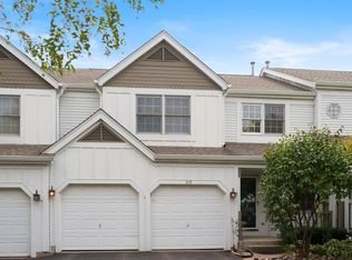 315 Spring Point Dr, Carpentersville, IL 60110