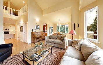 Living Room :: 106 Alta Vista