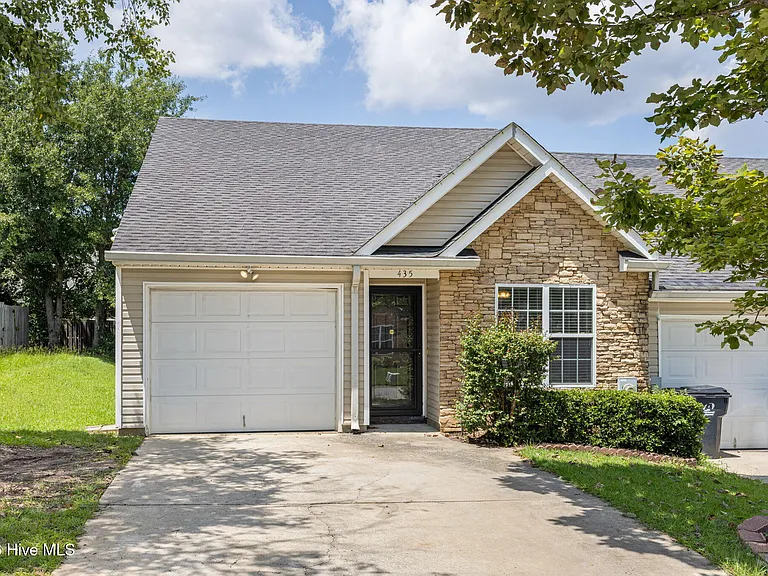 435 Northrop Pl — Photo 1