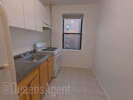3rd image of 61-40 Saunders St #D16