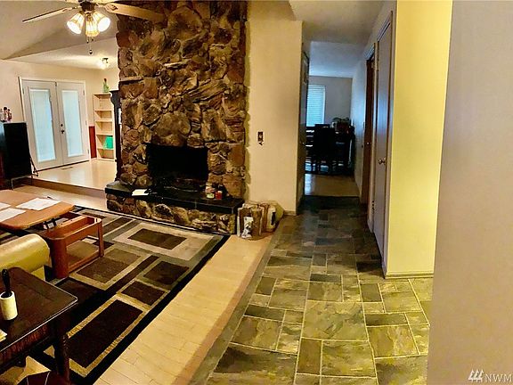 5th image of 506 Choker Ct SE