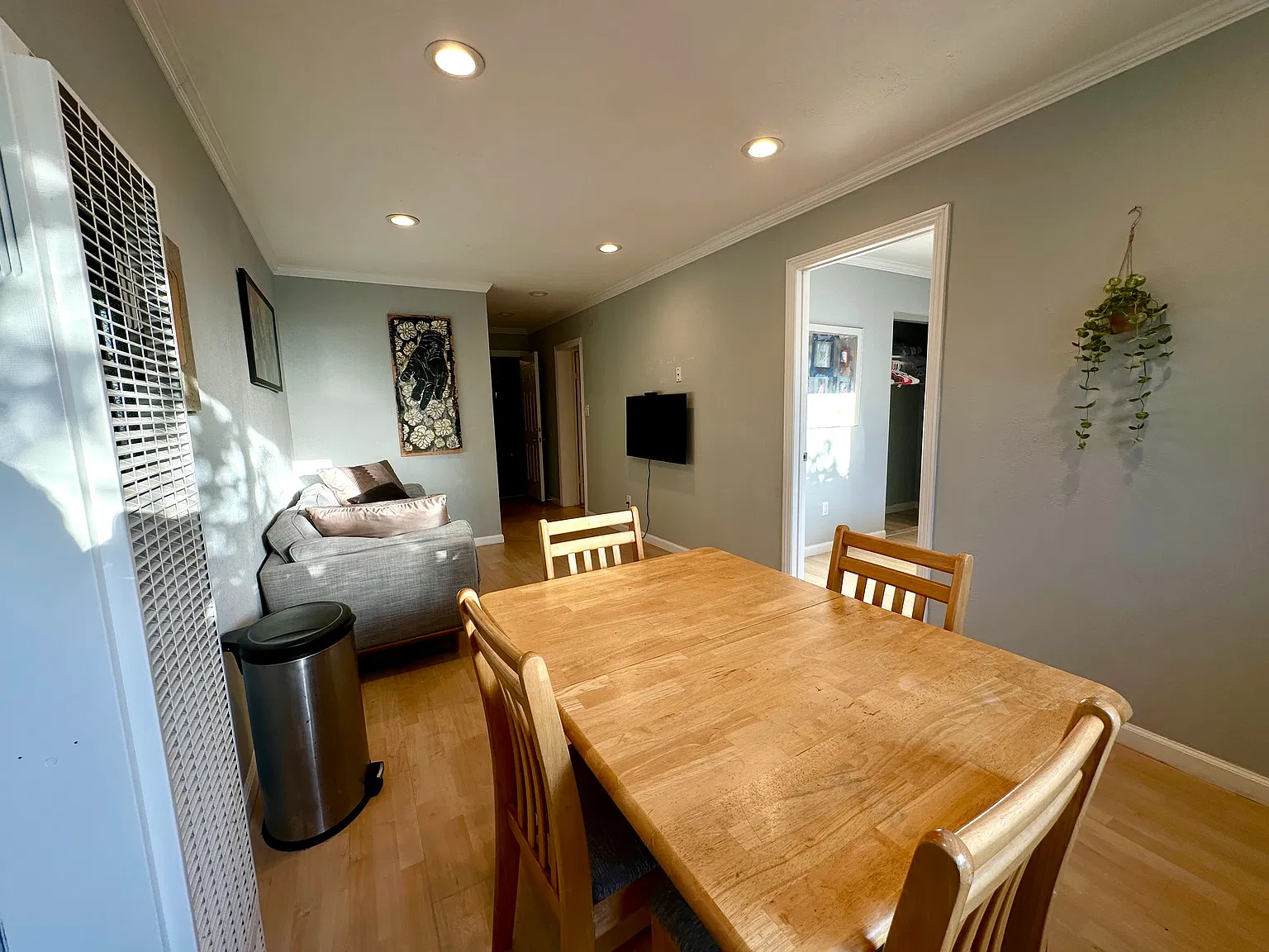 2 bed, 600 sqft, $3,195 — Photo 2