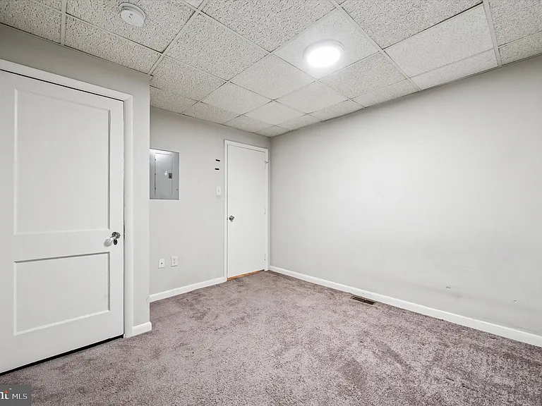 271 N Wycombe Ave #1 — Photo 14