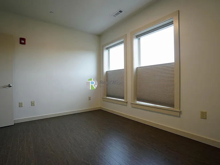400 Langley Rd #301 — Photo 11