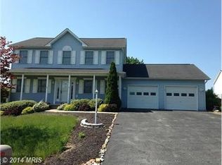 203 Hastings Dr, Falling Waters, WV 25419