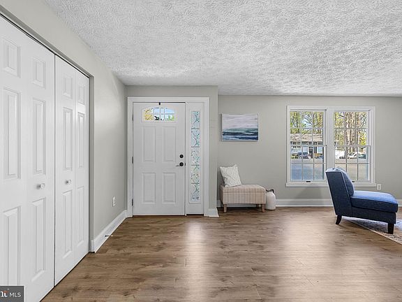 4th image of 216 Hampton Dr