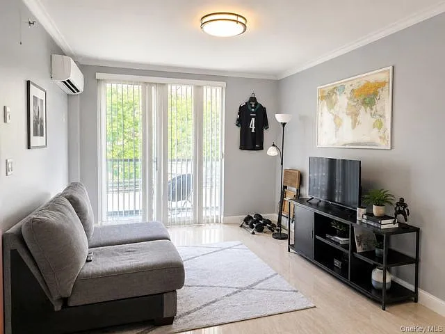 1 bed, 1.0 bath, 582 sqft, $2,400 — Photo 3