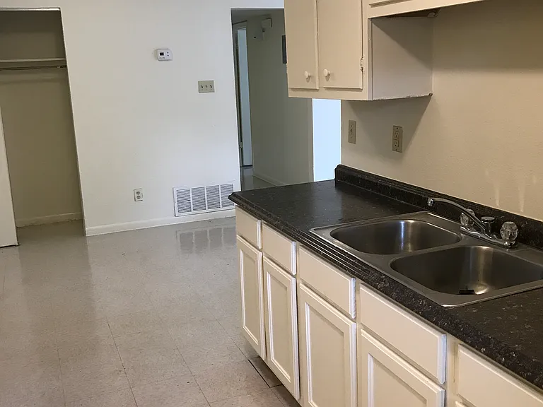 1025 Sutton Dr #101 — Photo 17
