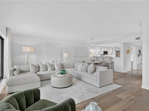 6350 Pelican Bay BLVD #B206, NAPLES, FL 34108
