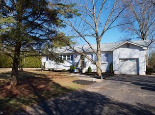 12 Baneberry Dr, Whitehouse Station, NJ 08889