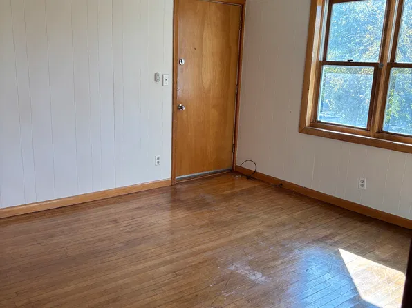 500 Main St APT 3, Lewiston, ME 04240