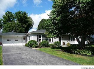 43 Stoneleigh Ct, Rochester, NY 14618