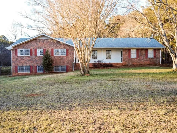 1310 Moore's Ford Road, Bogart, GA 30622