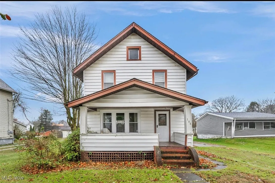 108 Russell Ave photo 1