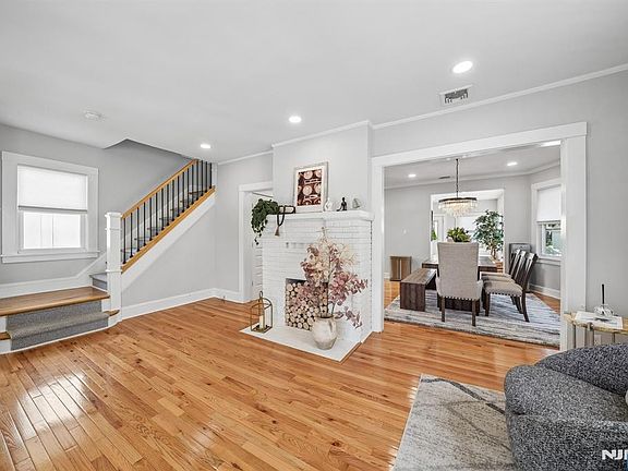 5th image of 27 Otsego Road