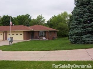 5431 Homestead Ct, Lincoln, NE 68521