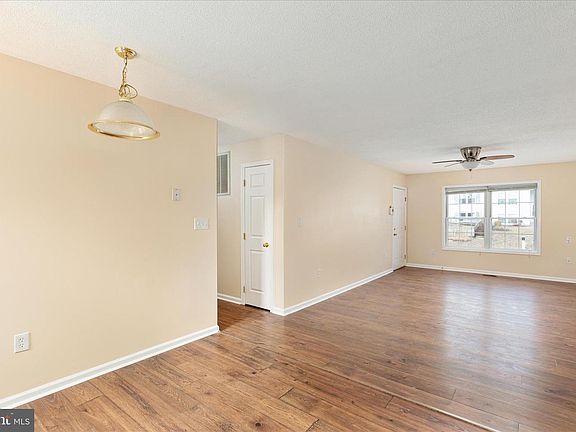 5th image of 67 Idyllwood Dr