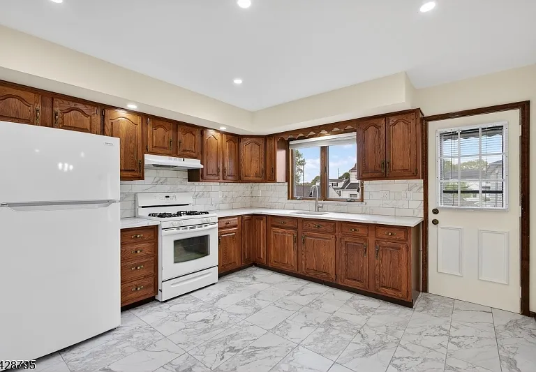 97 Sipp Ave #1 — Photo 10