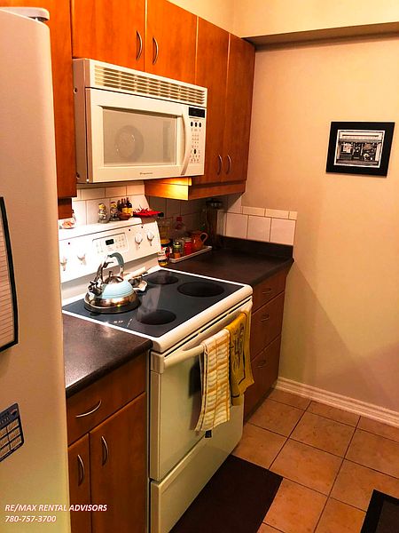Edmonton Apartment for rent - 2 Bedrooms — photo 2