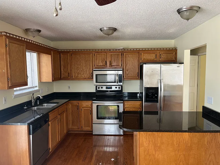 545 Atcher St — Photo 3