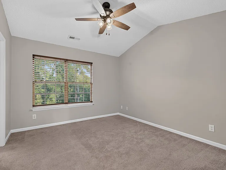 80 Tannenbaum Cir — Photo 23