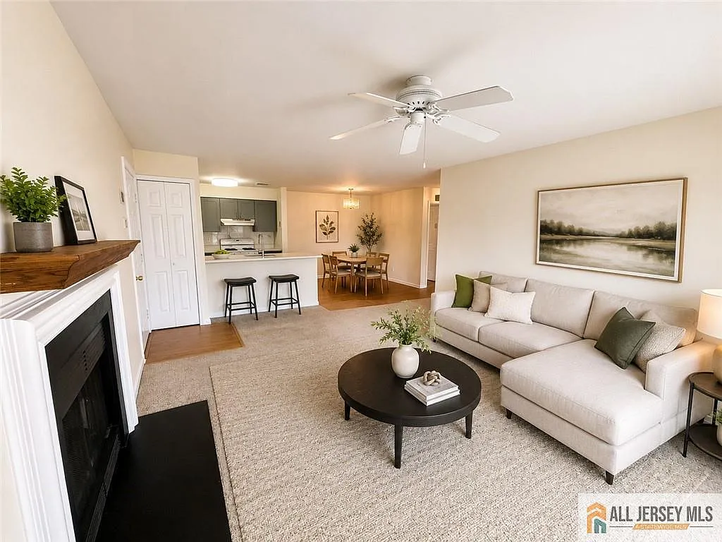1 bed, 1.0 bath, 754 sqft, $1,900 — Photo 4