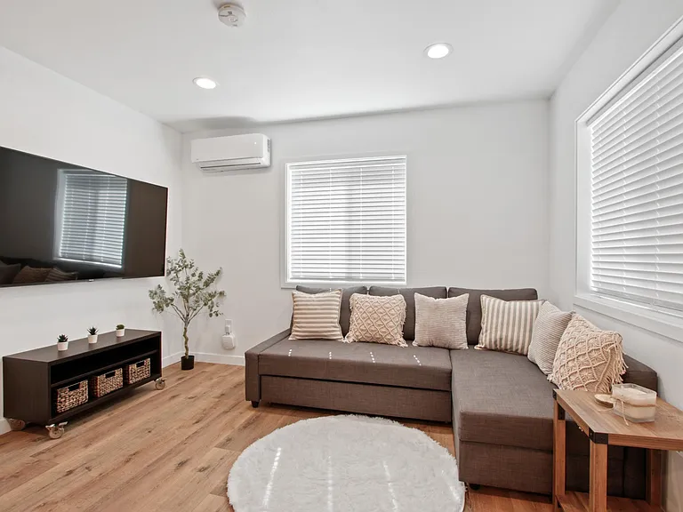 528 Sunrise St — Photo 3