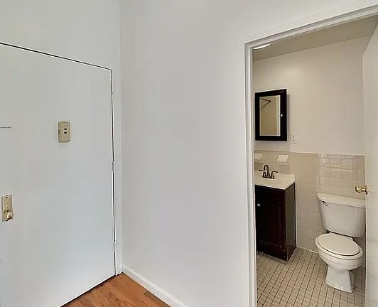 4th image of 161 E 106th St APT 2E