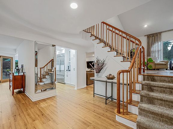 4th image of 2 Sagamore Way N