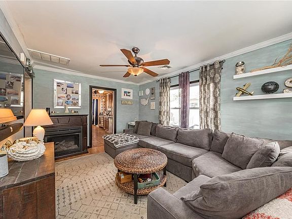 3rd image of 575 Greenwood Ave