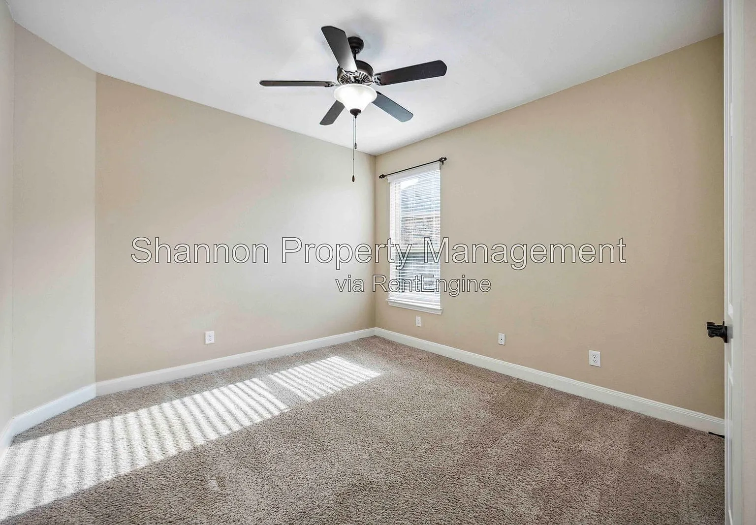 4 bed, 4.0 bath, 3420 sqft, $3,100 — Photo 4