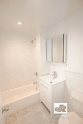 Rented by Jonis Realty | media 7