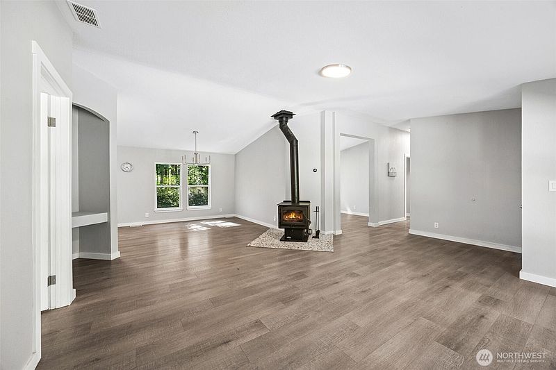 3rd image of 40402 66th Avenue E