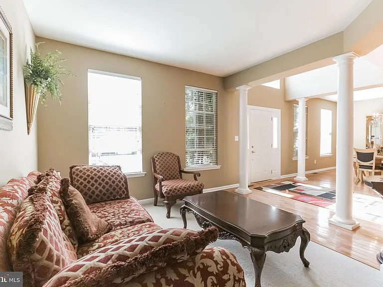 618 Sunderland Ave — Photo 4