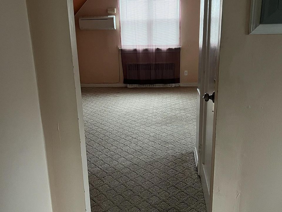 1st image of 22512 108th Ave #1