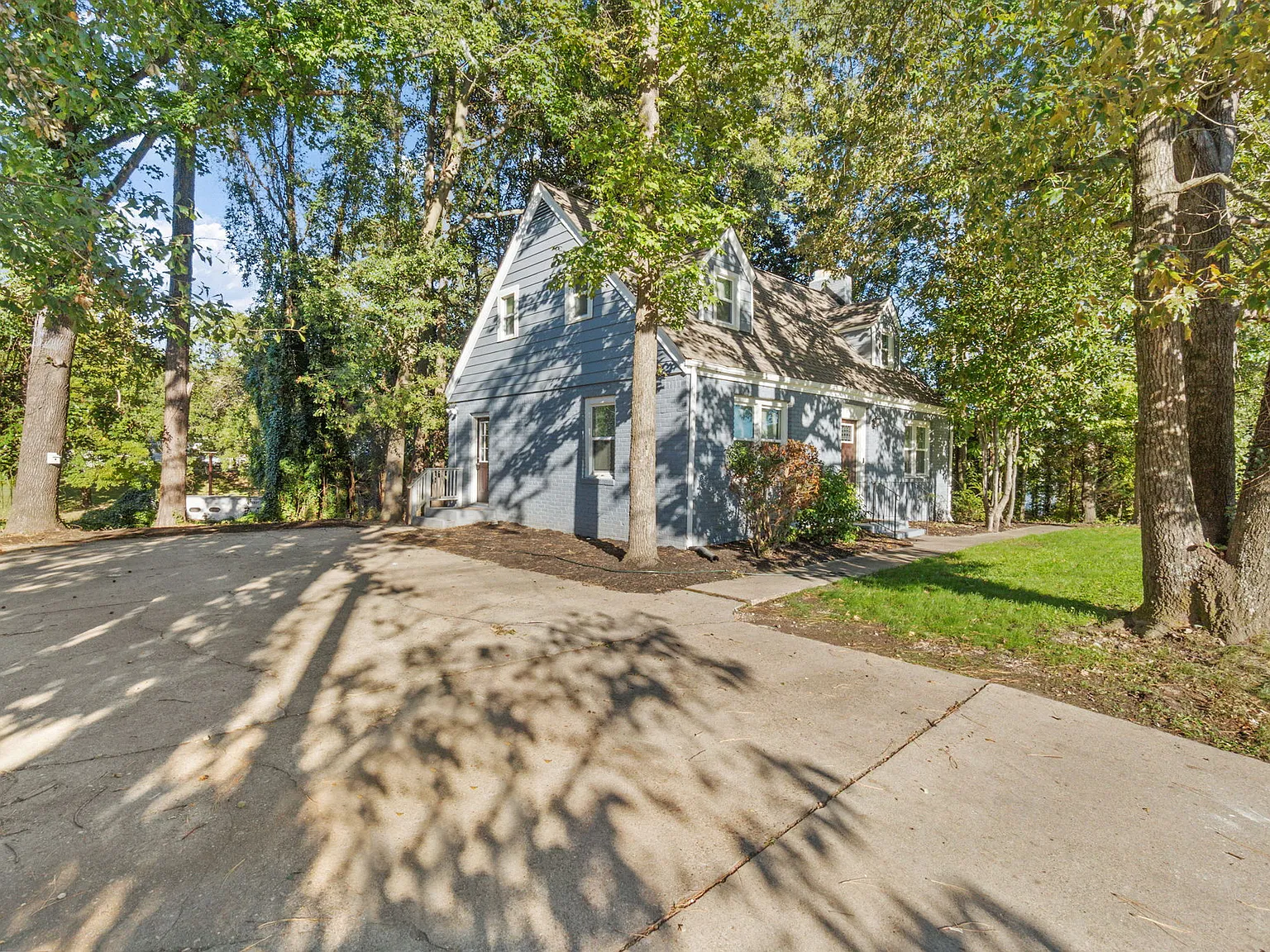3 bed, 1.5 bath, 1408 sqft, $2,500 — Photo 4