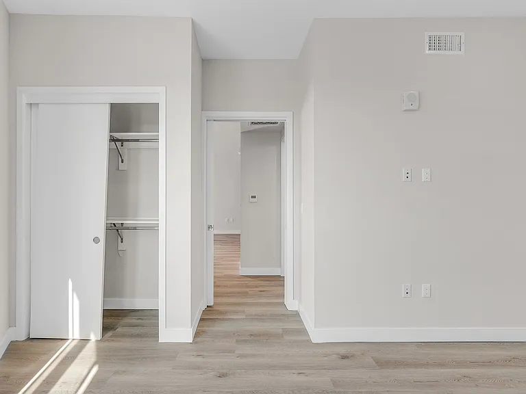 825 Coronado-Building — Photo 37