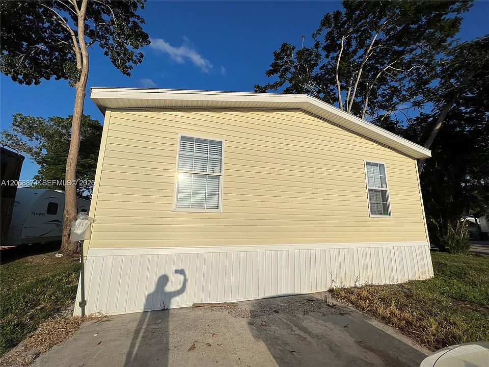 1st image of 22992 Tradewind Rd #H